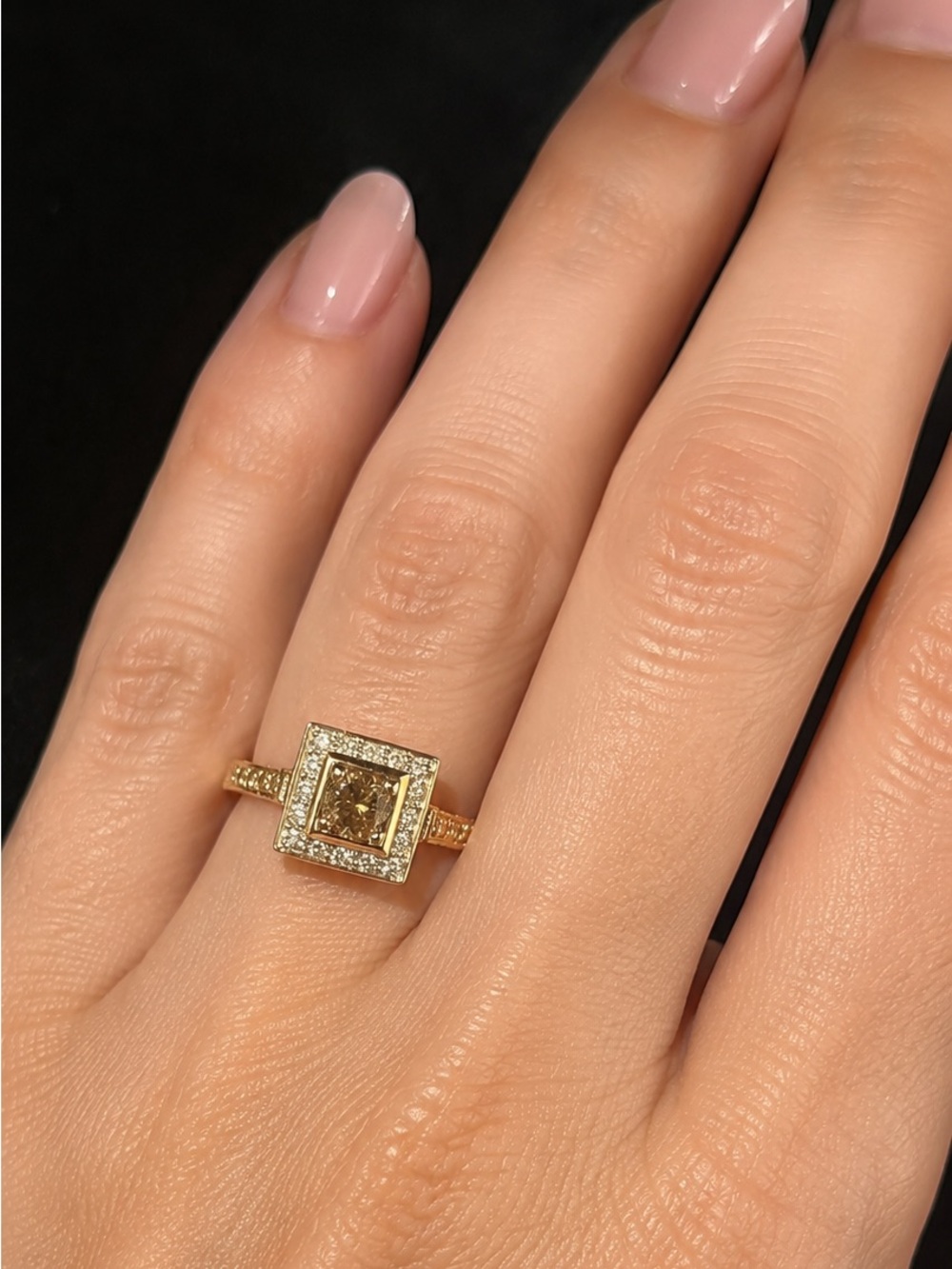 Vintage EUC 14k Rose Gold Brown Diamond Ring. Women's size 5. Engagement